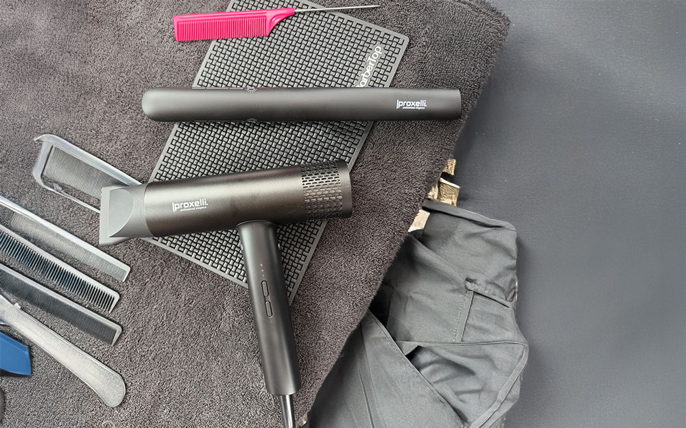 Proxelli stylingtools gebruikt backstage voor het cre&euml;ren van catwalklooks.